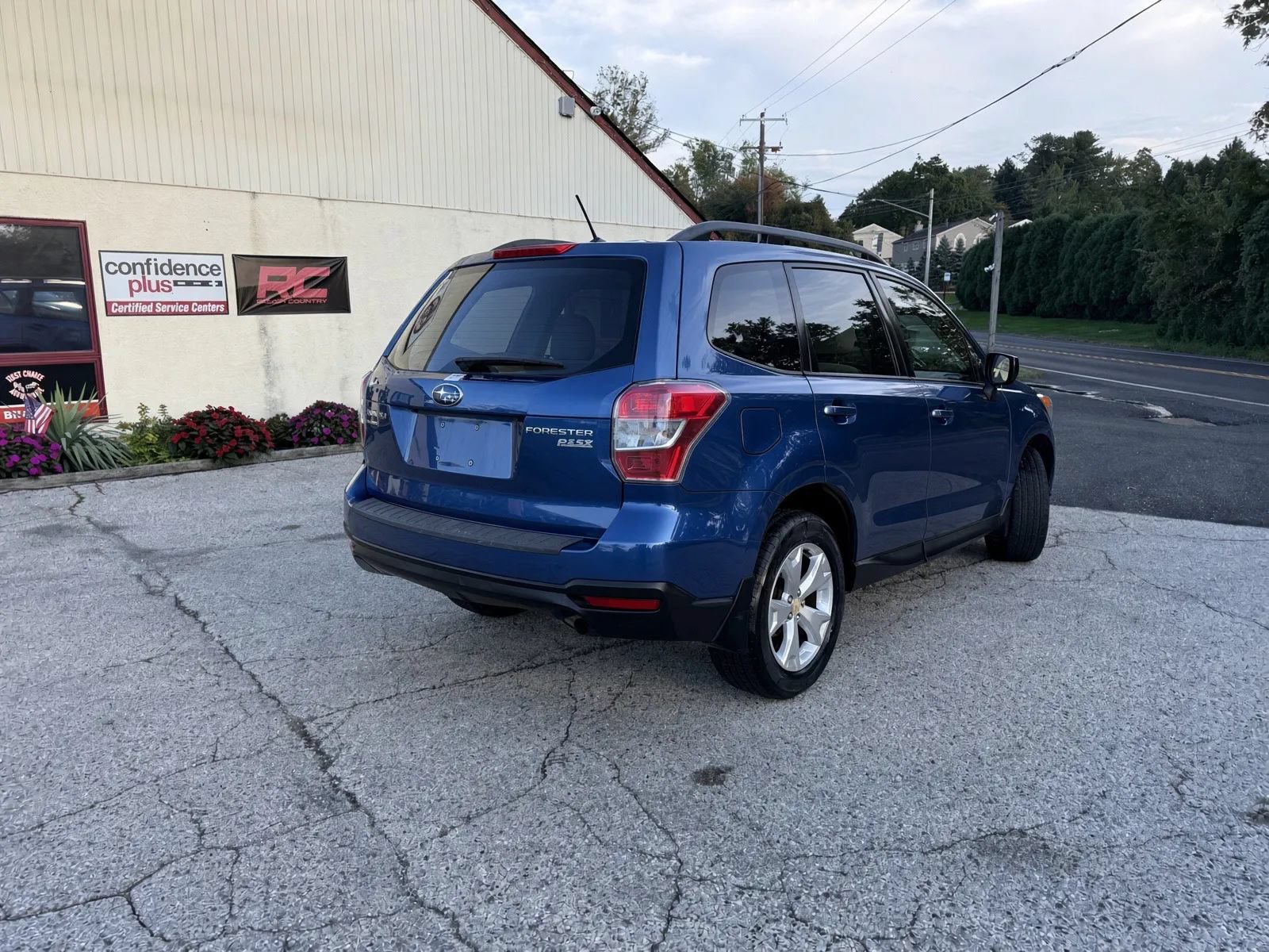 Used 2015 Subaru Forester 2.5i w/ Alloy Wheel Package AWD/4WD image 5