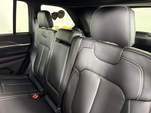 New 2025 Jeep Grand Cherokee Limited image 13