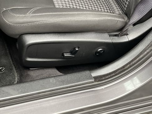 Used 2017 Dodge Charger SXT image 10