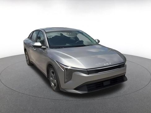 Used 2025 Kia K4 FWD image 3