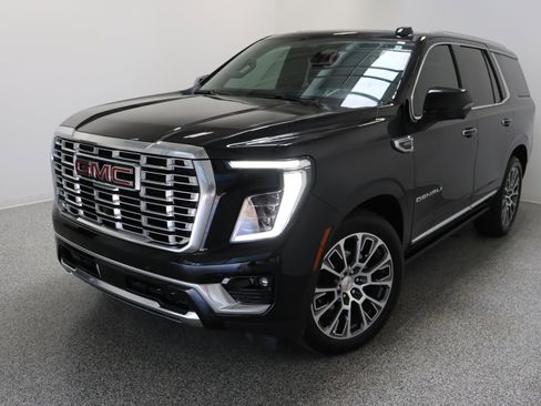 Used 2026 GMC Yukon Denali w/ Denali Reserve Package AWD/4WD image 2