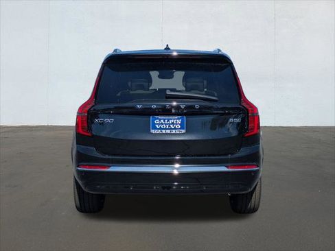 New 2026 Volvo XC90 B5 Core image 5