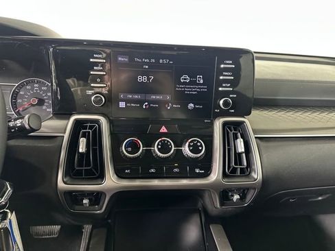 Used 2023 Kia Sorento LX image 21