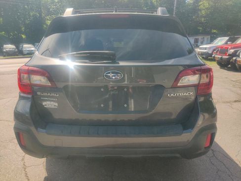 Used 2018 Subaru Outback 2.5i Premium AWD/4WD image 5