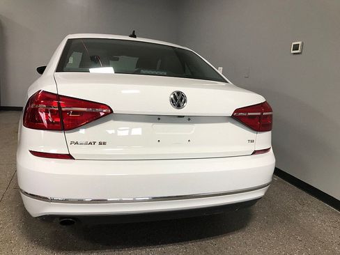 Used 2016 Volkswagen Passat 1.8T SE FWD image 4