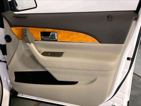 Used 2015 Lincoln MKX FWD w/ Equipment Group 101A image 25