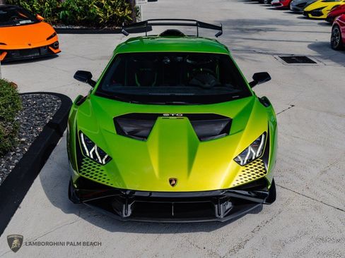 Used 2023 Lamborghini Huracan STO RWD image 9