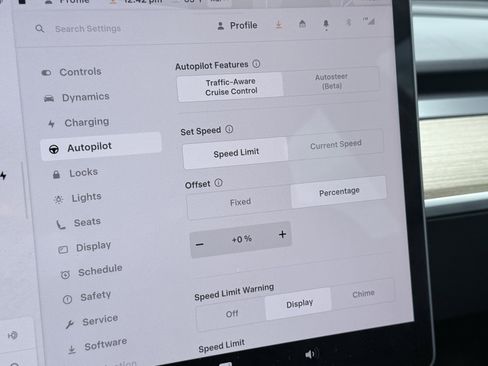 Used 2023 Tesla Model 3 Standard Range image 75