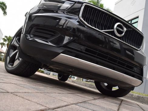 Used 2020 Volvo XC40 T5 Momentum w/ Protection Package Premier image 13