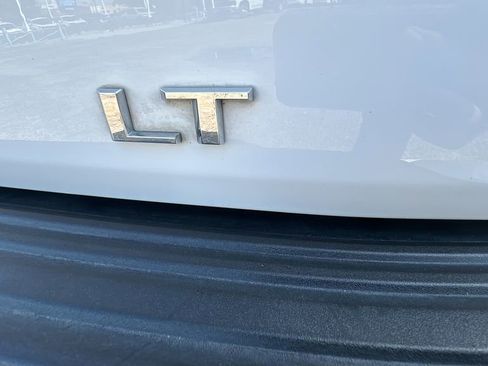 Used 2024 Chevrolet Suburban LT w/ LT Signature Package AWD/4WD image 26
