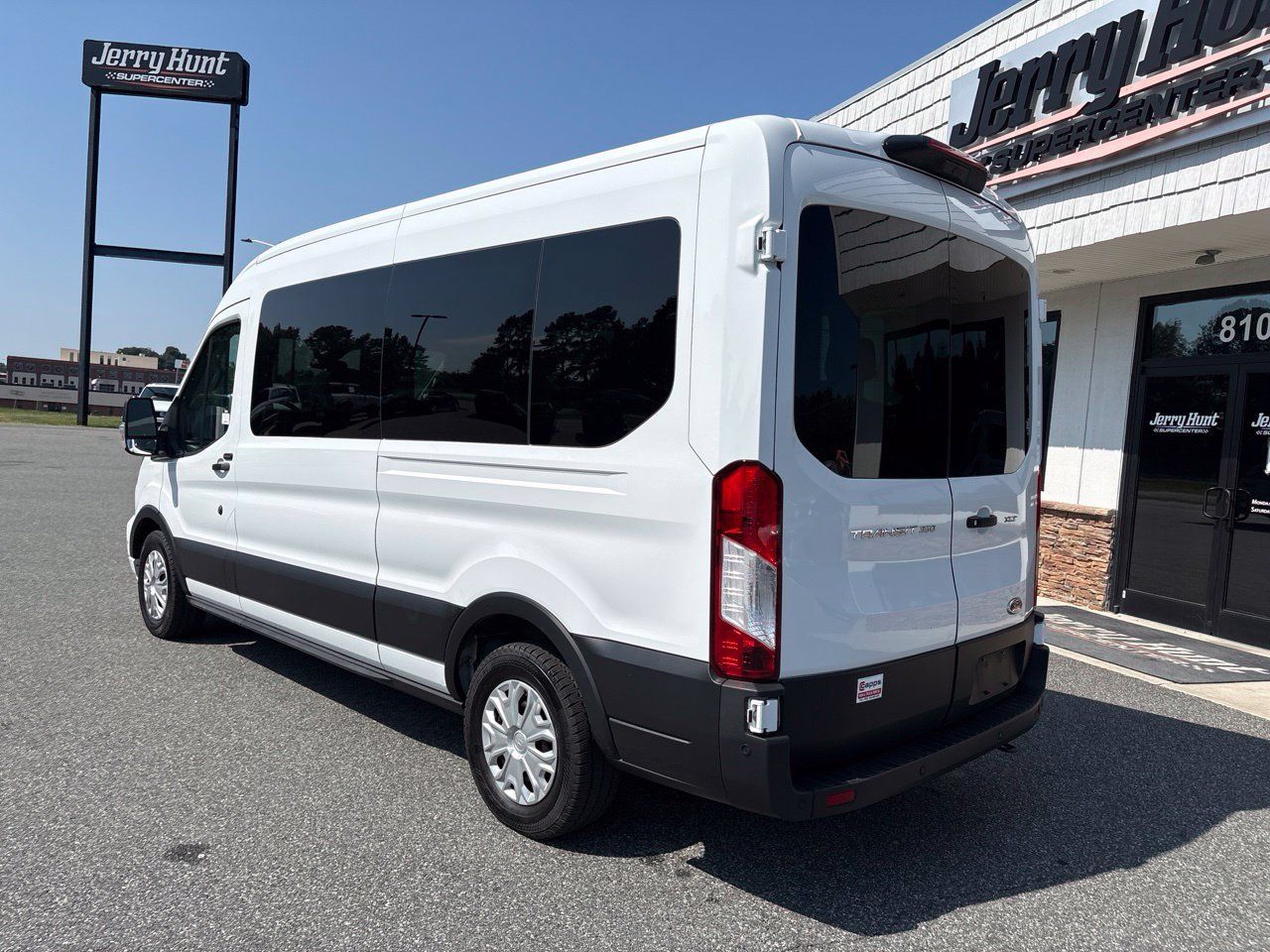 Used 2025 Ford Transit 350 XLT RWD image 5
