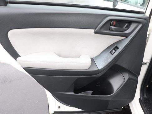 Used 2015 Subaru Forester 2.5i w/ Alloy Wheel Package image 32