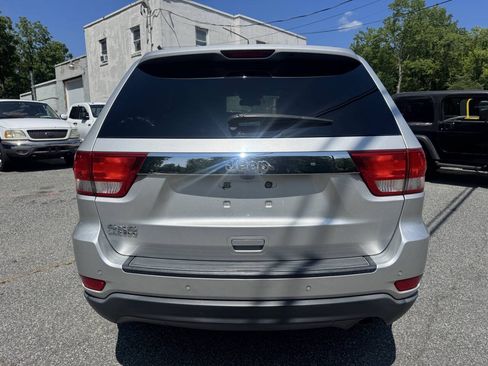 Used 2012 Jeep Grand Cherokee Laredo AWD/4WD image 8