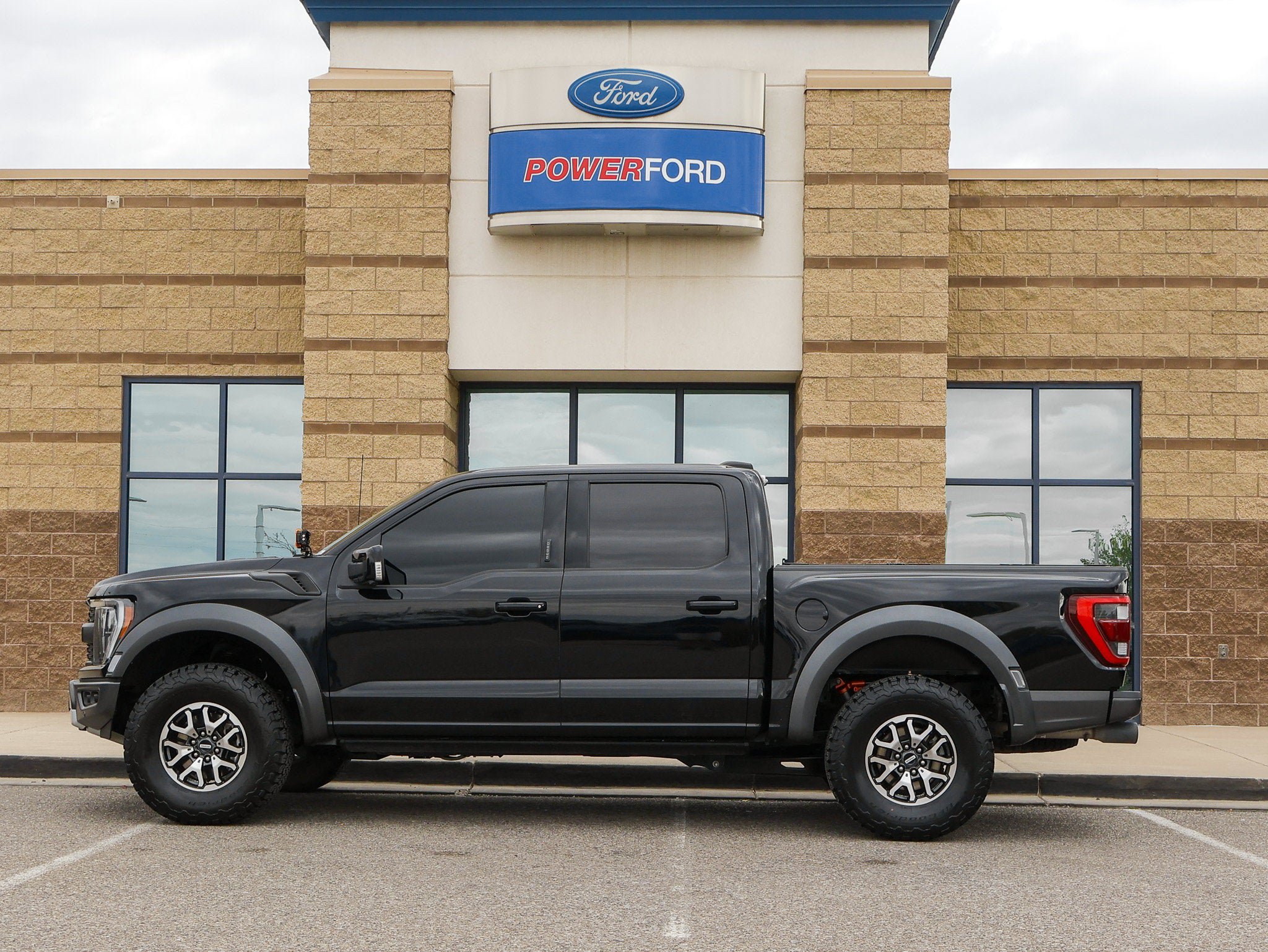 Certified 2022 Ford F150 Raptor w/ Equipment Group 801A High AWD/4WD image 9