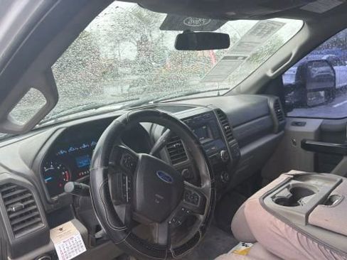 Used 2019 Ford F250 XL w/ STX Appearance Package AWD/4WD image 12