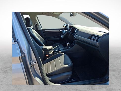 Used 2023 Volkswagen Jetta SE FWD image 11