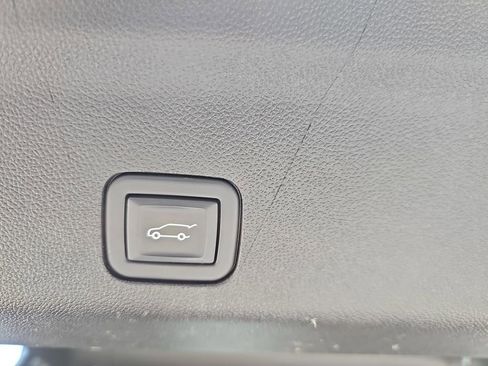 Certified 2023 GMC Yukon XL Denali Ultimate AWD/4WD image 17