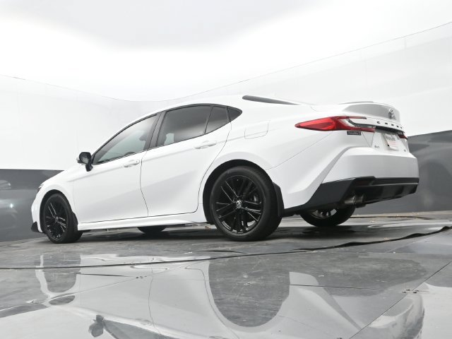 Used 2025 Toyota Camry SE FWD image 10