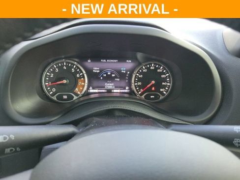 Used 2023 Jeep Renegade Limited AWD/4WD image 9