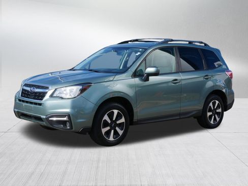 Used 2018 Subaru Forester 2.5i Premium AWD/4WD image 3