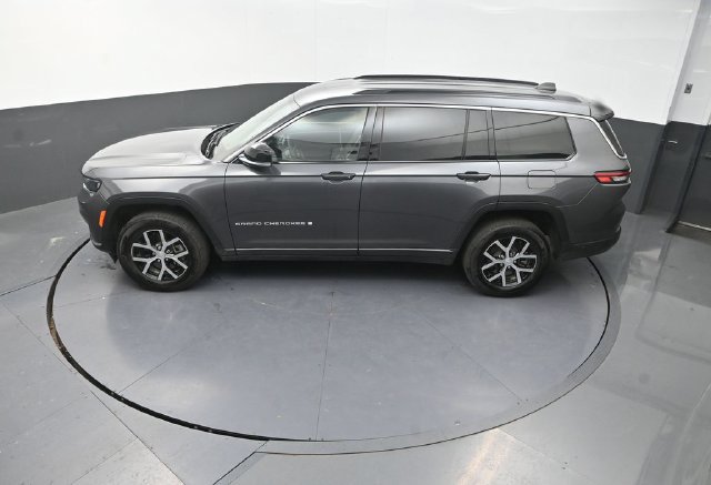 Used 2025 Jeep Grand Cherokee L Limited AWD/4WD image 14