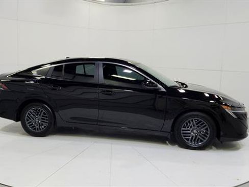 Certified 2026 Nissan Sentra SV w/ Floor Mat Package FWD image 9