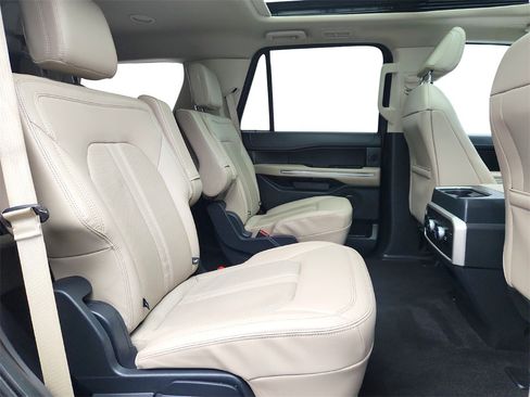 Used 2023 Ford Expedition Limited image 31