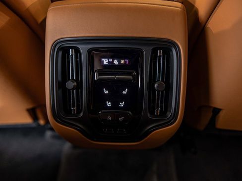 New 2026 Aston Martin DBX 707 image 36