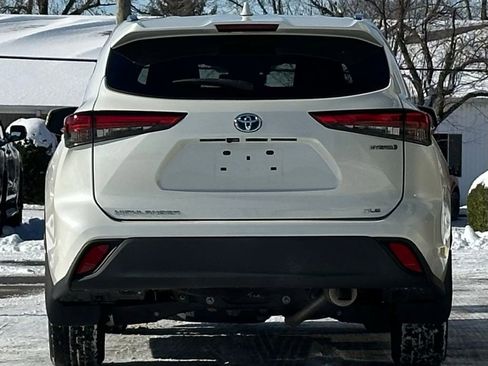 Used 2021 Toyota Highlander XLE image 9