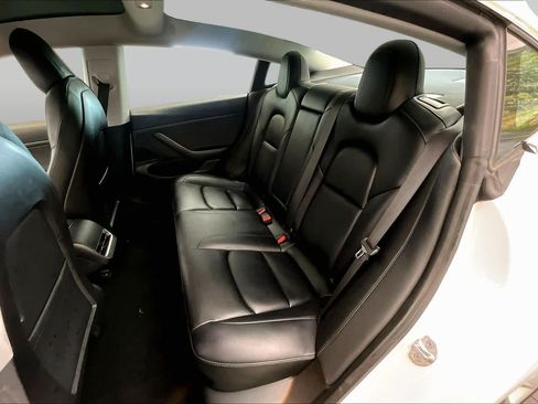 Used 2020 Tesla Model 3 Standard Range Plus RWD image 19