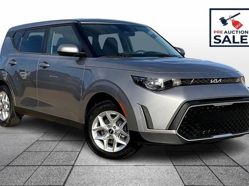 Certified 2023 Kia Soul LX w/ Option Group 015 image 2