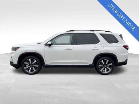 New 2025 Honda Pilot Touring image 4