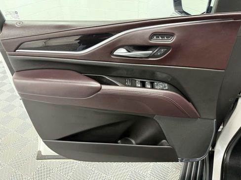 Used 2022 Cadillac Escalade Premium Luxury Platinum image 12