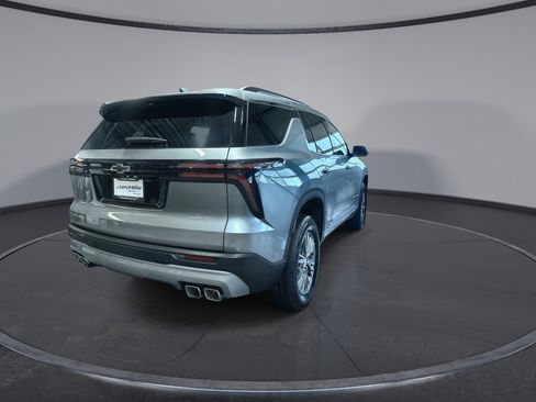 New 2026 Chevrolet Traverse LT w/ Driver Confidence Package AWD/4WD image 14