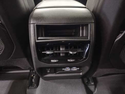 Used 2023 Jeep Grand Cherokee Altitude AWD/4WD image 36
