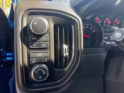 Used 2023 Chevrolet Silverado 1500 Custom image 34