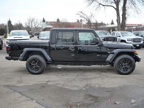 Used 2021 Jeep Gladiator Sport AWD/4WD image 13
