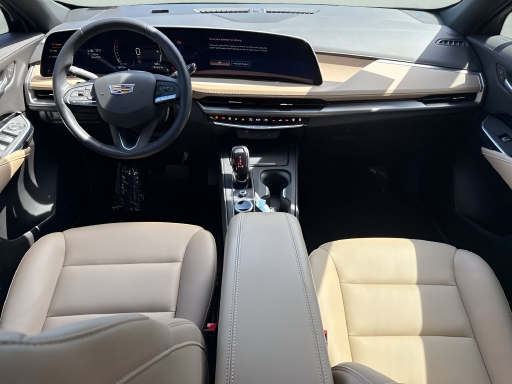 Used 2024 Cadillac XT4 Luxury FWD image 14