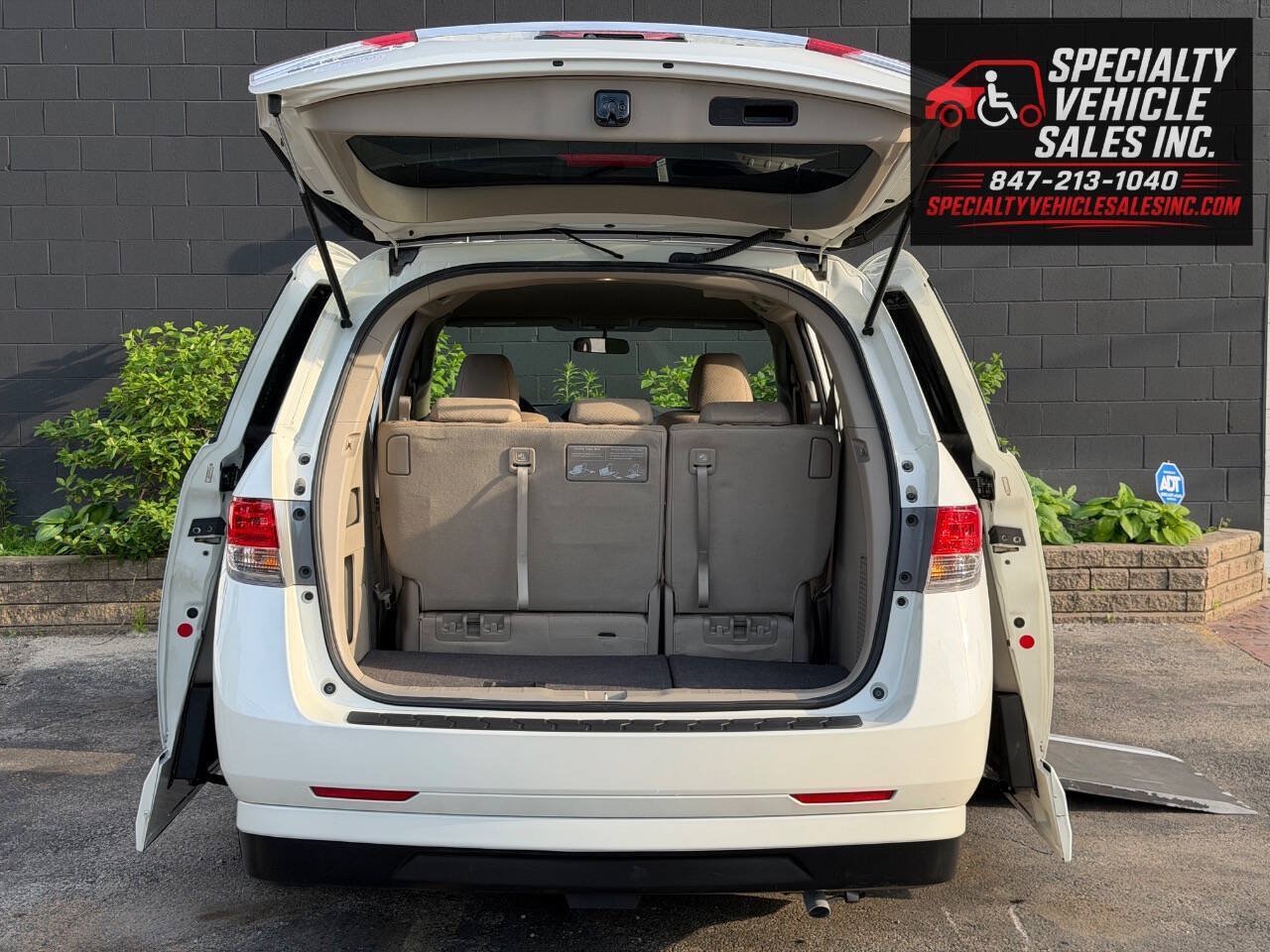 Used 2015 Honda Odyssey EX image 12