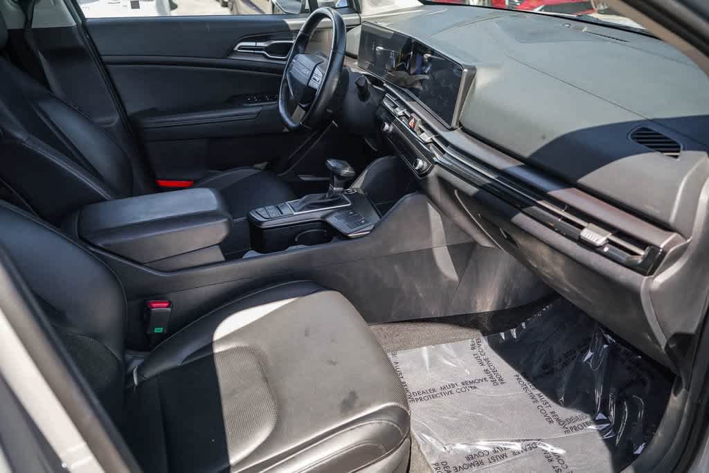 Used 2026 Kia Sportage EX FWD image 15