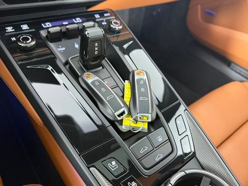 Certified 2025 Porsche 911 Carrera RWD image 27