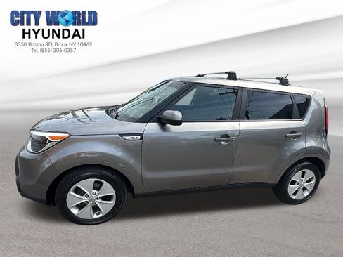 Used 2016 Kia Soul FWD image 2