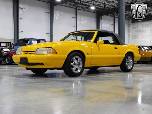 Used 1993 Ford Mustang LX image 12