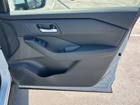 Certified 2025 Nissan Rogue SV w/ SV Premium Package FWD image 42