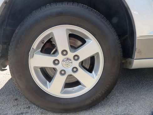 Used 2010 Dodge Grand Caravan SXT FWD image 30