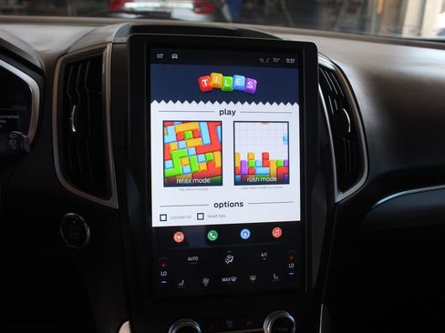 Used 2021 Ford Edge SEL w/ Convenience Package image 18