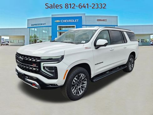 Used 2025 Chevrolet Suburban Z71 image 3