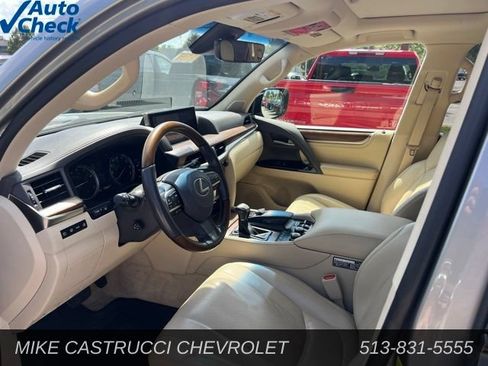 Used 2018 Lexus LX 570 4WD w/ Luxury Package image 6