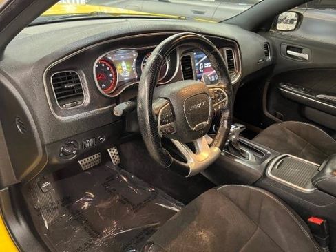 Used 2017 Dodge Charger SRT w/ Harman/Kardon Audio Group RWD image 9