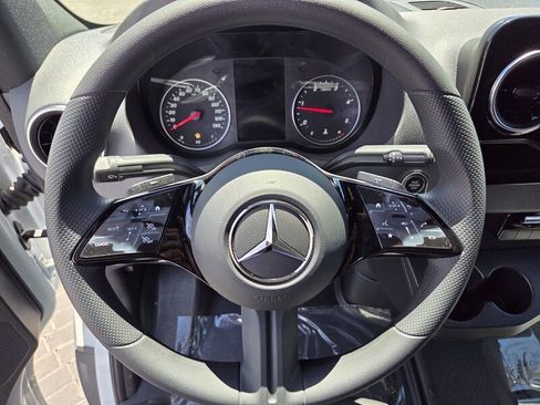 New 2025 Mercedes-Benz Sprinter 2500 image 24